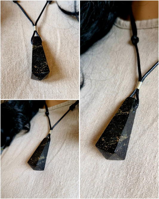 Pendant - magnetite + pyrite (magnetite + pyrite)